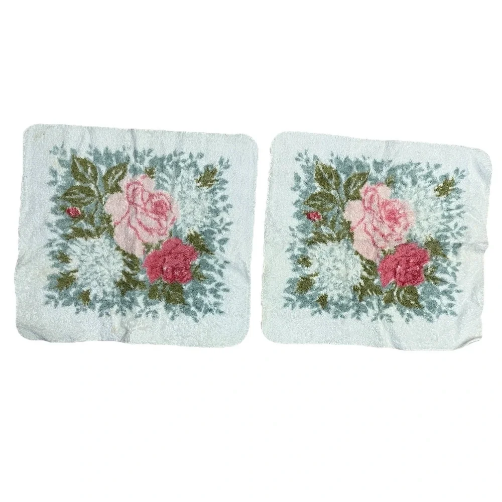 2 Vintage Fieldcrest Royal Velvet bath towels & Wash Cloths Roses 70s‎